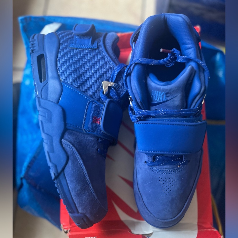 Air trainer Victor Cruz size 11 available all items authentic